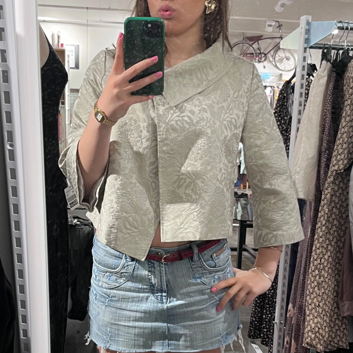 Beige brokadjacka med trekvartsärm