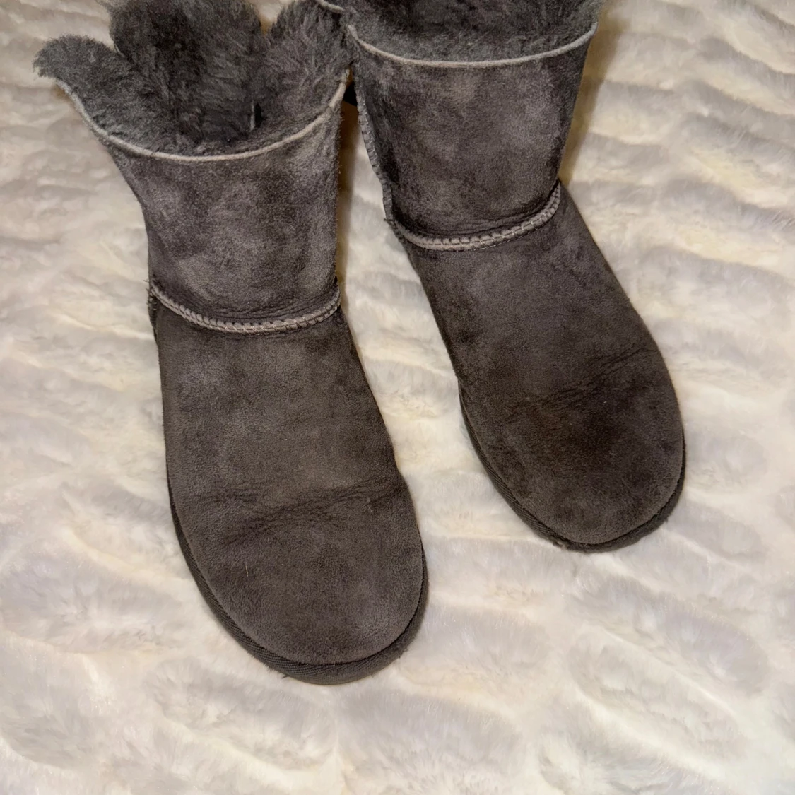 Grå UGG boots med rosett - 90