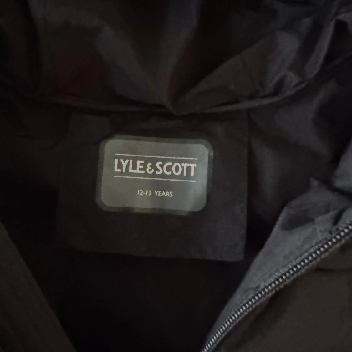 Svart pufferjacka från Lyle & Scott - 92