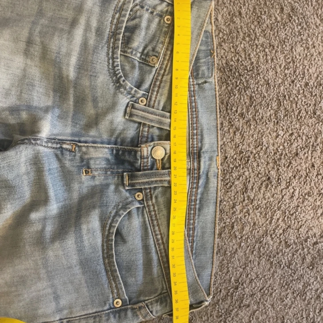 Ljusblå bootcut jeans från Levi's - 91