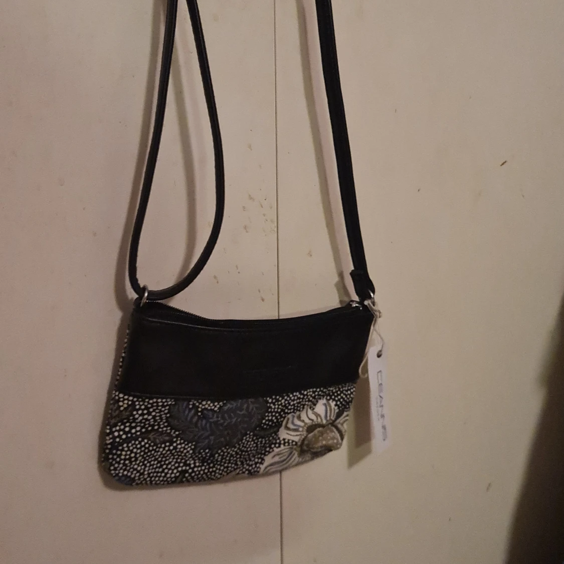 Blommig axelväska från Ceannis - 90