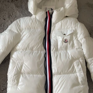 Moncler montbeliard jacka - Helt ny, storlek S