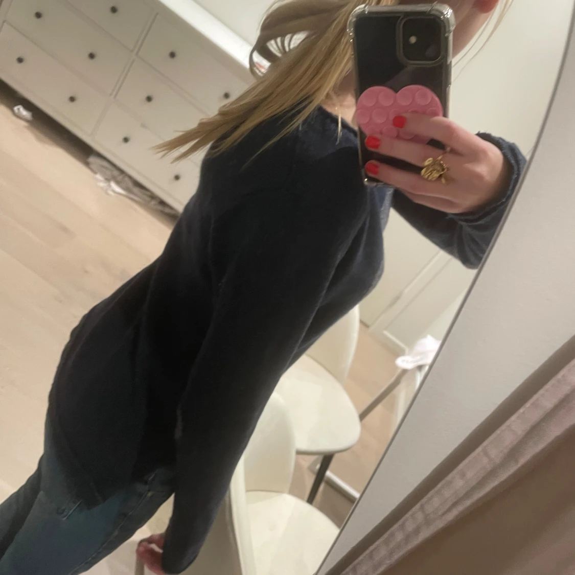 Mörkblå tröja med hjärtmönster - 91