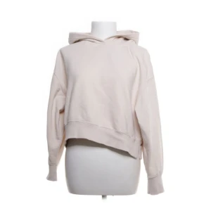 Beige  zara hoodie - Trendig zara hoodie🥰 supersnygg storlek M men passar mer som xs/s