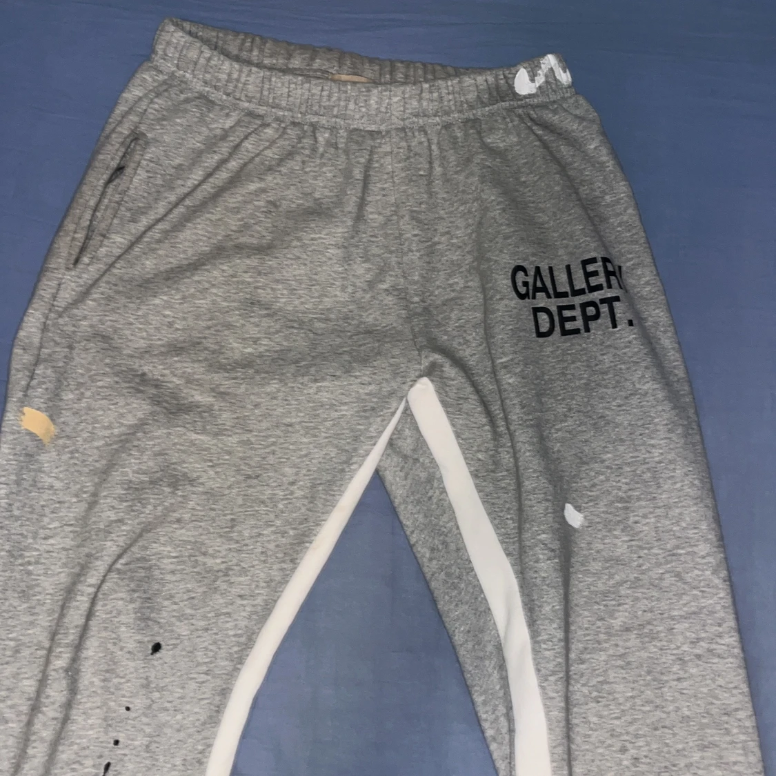 Grå mjukisbyxor från Gallery Dept.