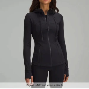Lululemon define jacket - Säljer min svarta define jacket från Lululemon näst intill oanvänd🎀🎀🎀stolek 4