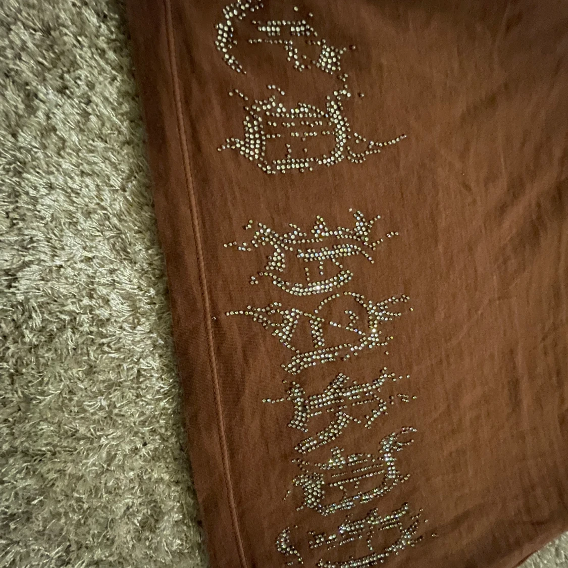 Brun t-shirt med paljetter från Ed Hardy - 90