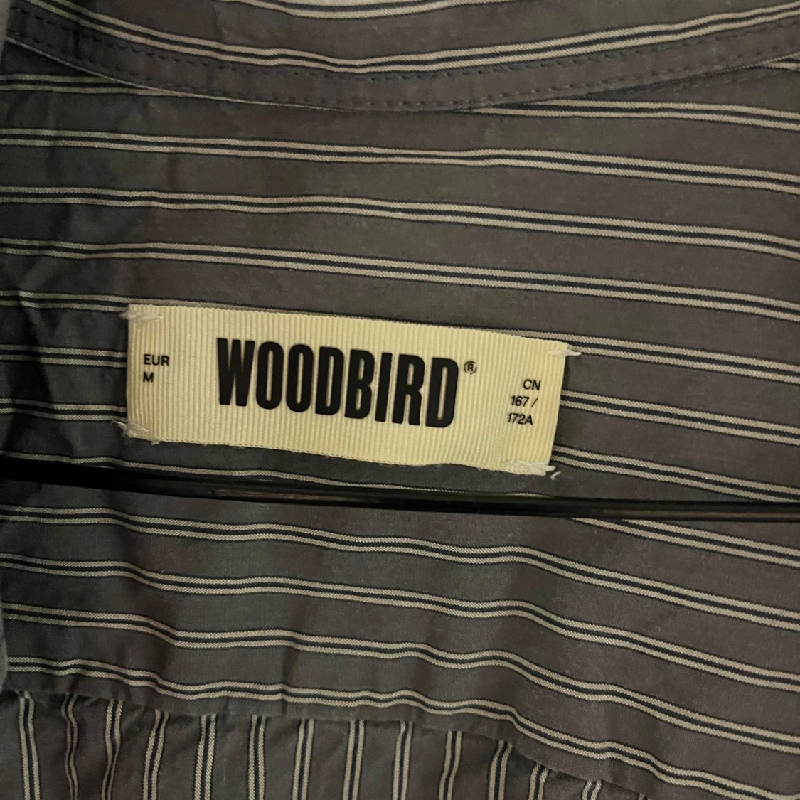 Grå randig skjorta från Woodbird - 91