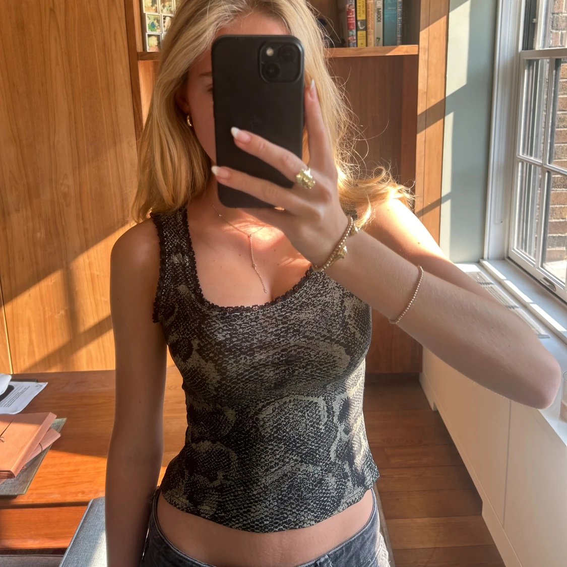 Ormmönstrad croppad topp