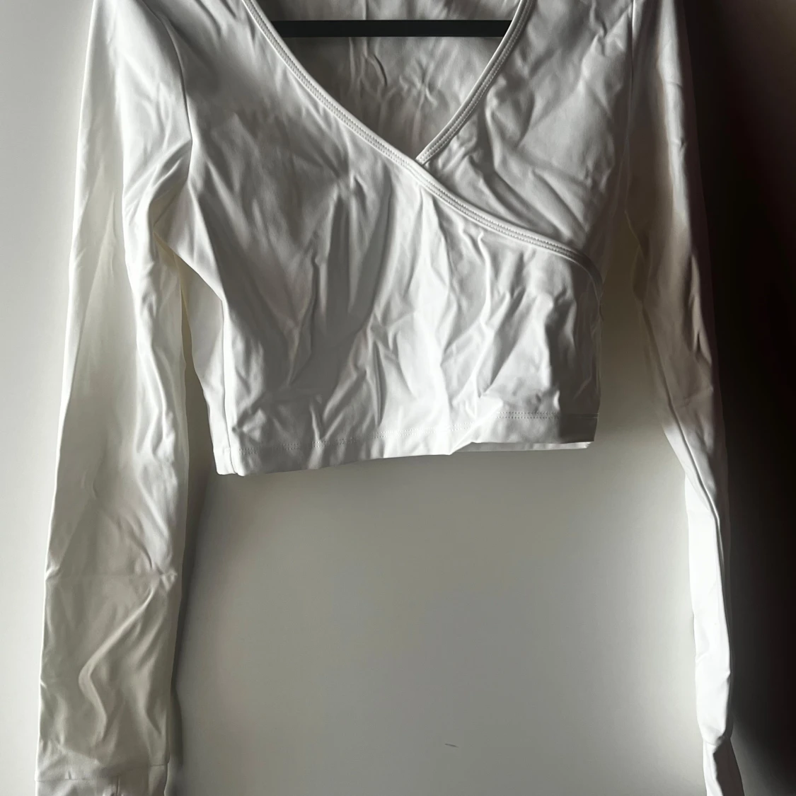 Vit omlottopp från MOT