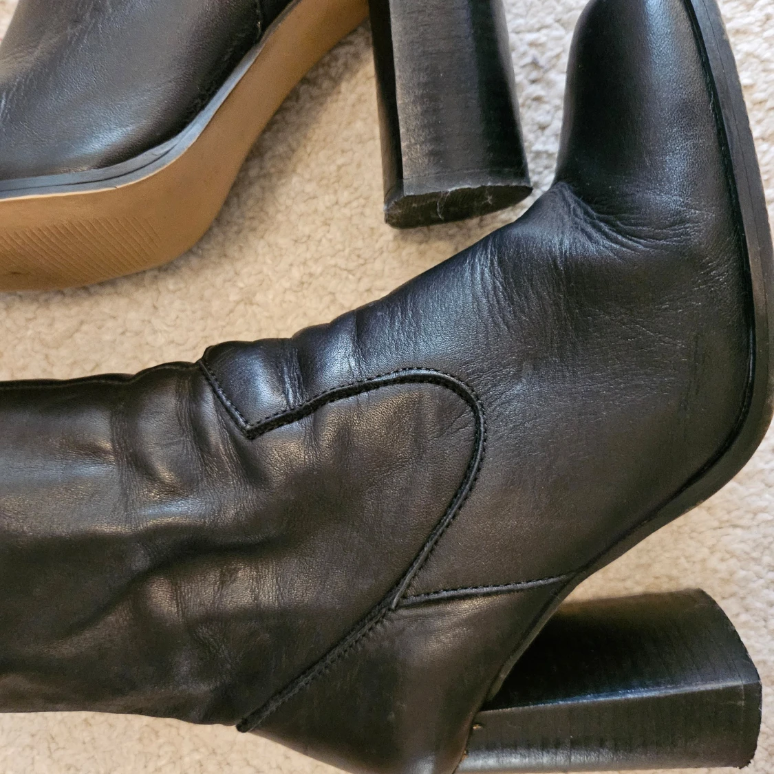 KIOMI Svarta stövletter med klack - 90