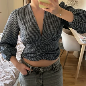 Rutig topp - Söt cropped rutig topp!!