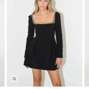 Helt ny Oddmuse klänning - Jätte fin klänning i bra material, köpt för 2000kr. Storlek xs. Oanvänd  