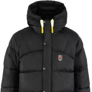 Fjällräven down ev byte läs hela  - Har en Fjällräven down  storlek  inköpt förra hösten kvitto/certifikat finns vill eventuellt byta mot down lite i samma skick kom ej med prisförslag för kommer inte sälja den eventuellt andra byten krav äkta och kvitto obs lånad bild skickar såklart vid intresse de vita i läder är lite missfärgade vet inte varför för har varit extremt noga med jackan men naturkompaniet erbjöd byta dom har bara inte hunnit med 