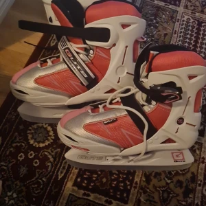 Skridskor - Oanvända skridskor storlek 36-40  