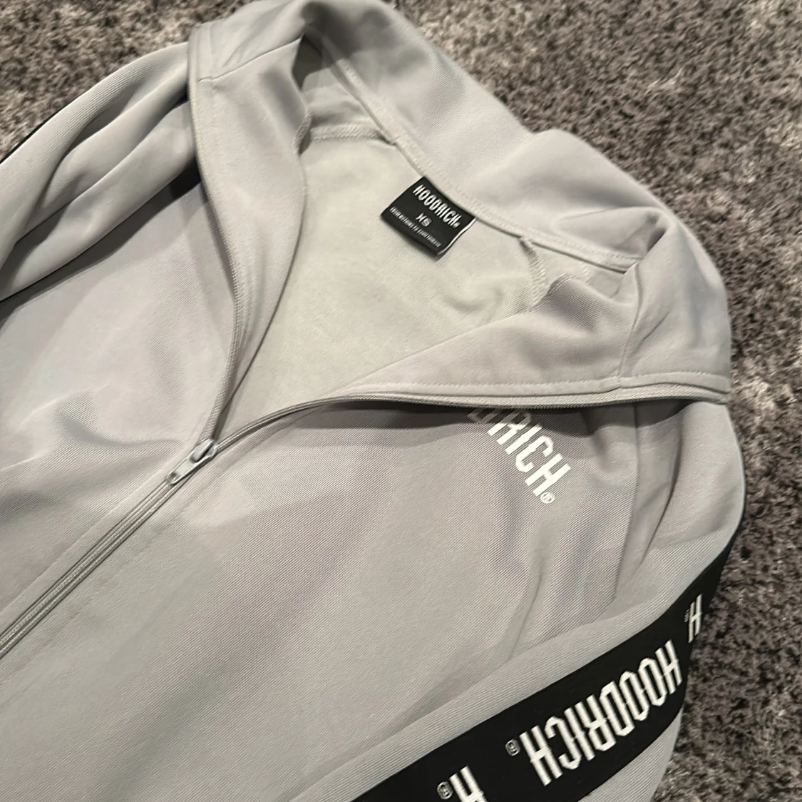 Grå kofta från Hoodrich - 90