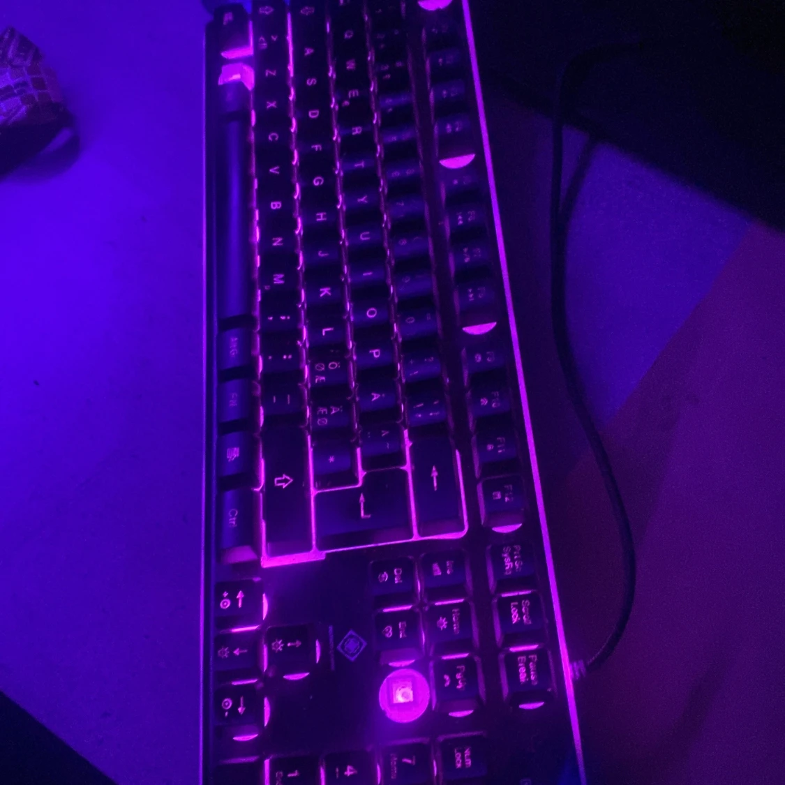 Säljer kibord gaming - 93