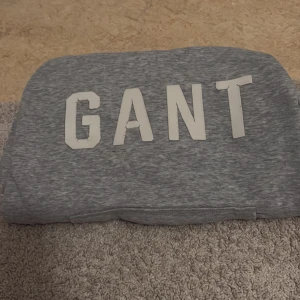 Gant hoddie  - Hoddie med luva på 