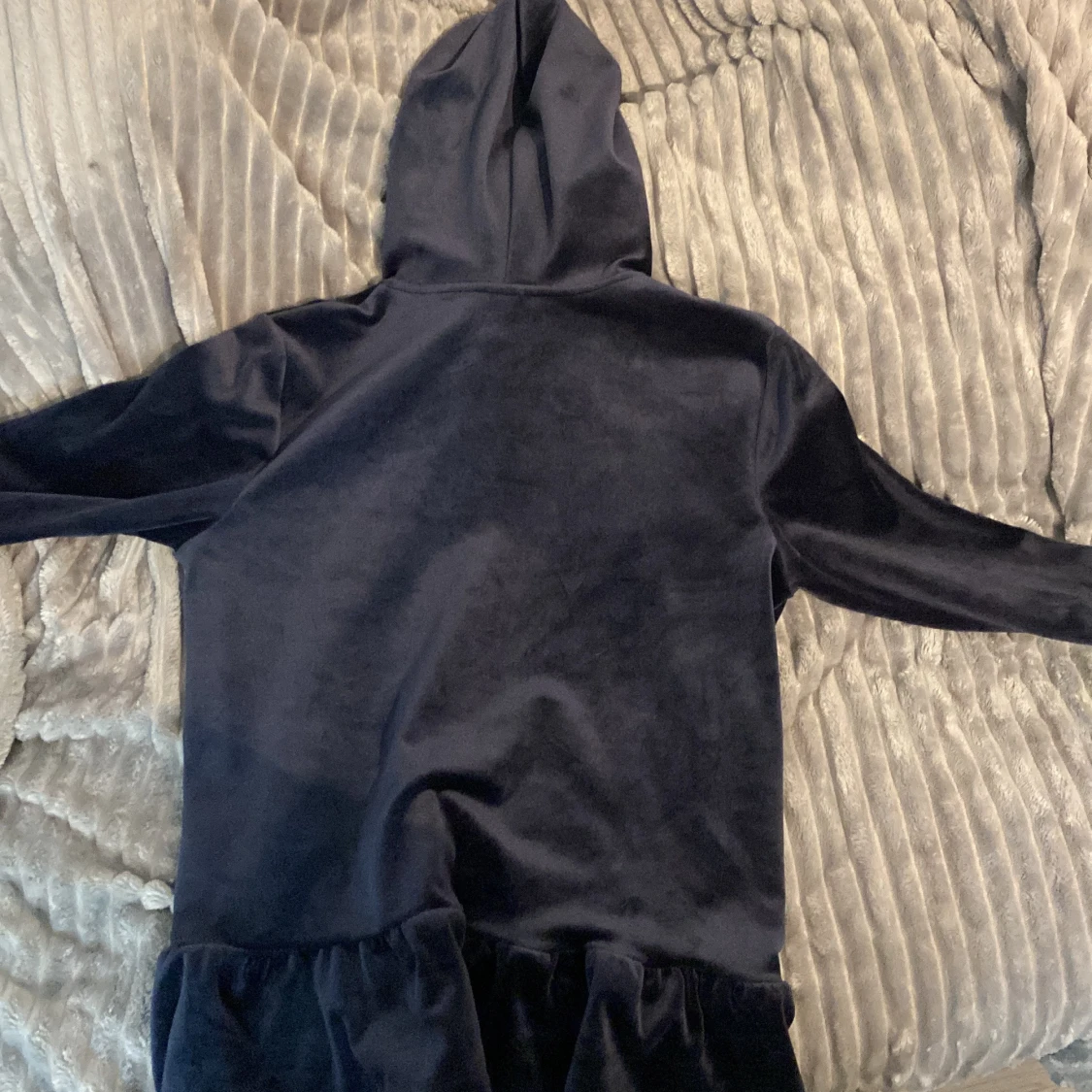 Mörkblå hoodie från Lindex - 90