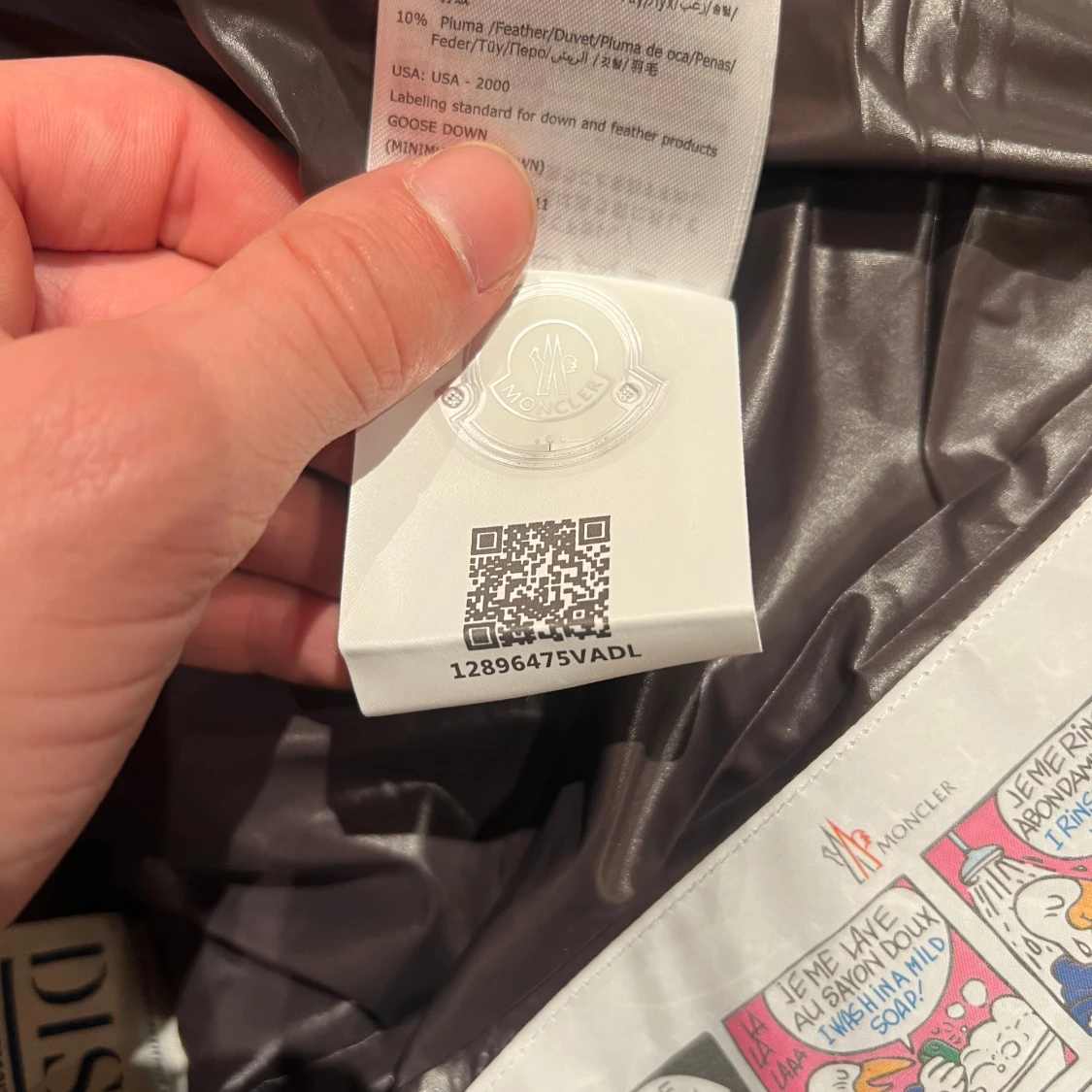 Svart pufferjacka från Moncler. Moncler maya - 92
