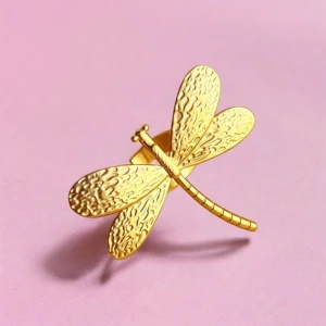 Guldig trollslända ring - Säljer denna helt nya trollslända ringen