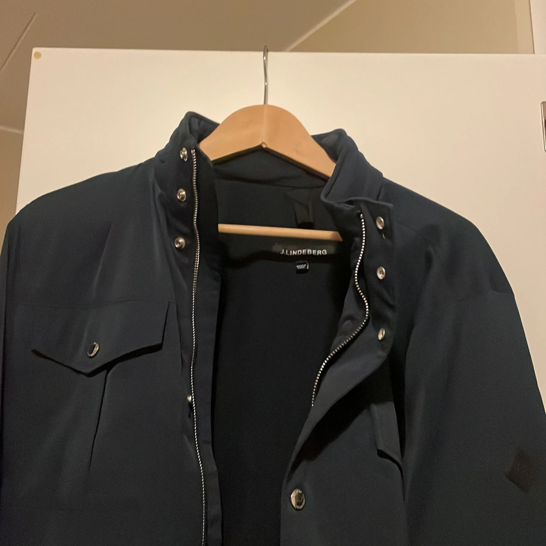 Mörkblå fieldjacket från J.Lindeberg - 90