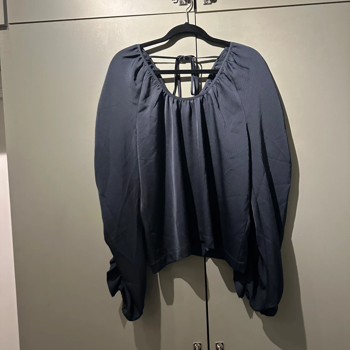 Blus med volanger från 2NDDAY