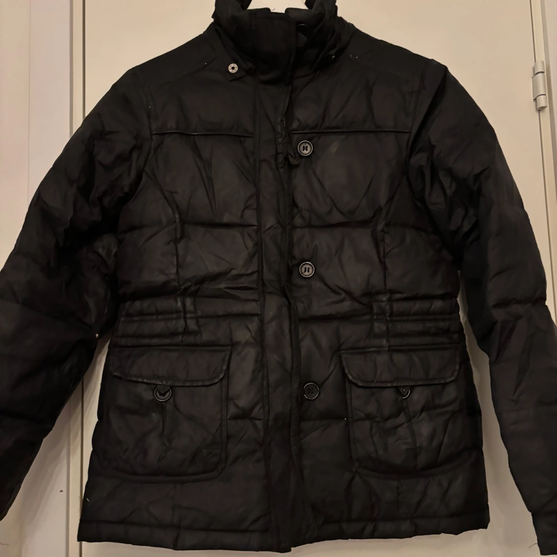 Svart quiltad jacka från Precious Fish