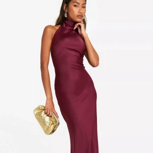 Balklänning - Super fin vinröd balklänning!❤️ Helt ny med prislapp kvar, säljs pga att jag hittat en annan❤️