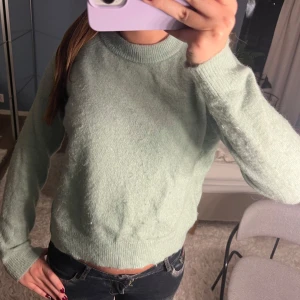 Ljusgrön stickad tröja - Mysig ljusgrön stickad tröja från Zara💗