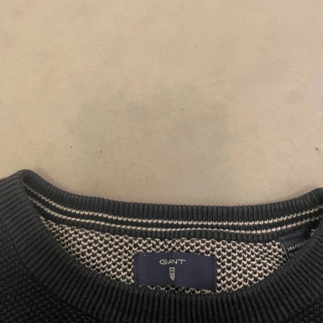 Svart stickad tröja från Gant - 92