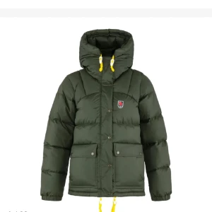 Söker fjällräven jacka - Söker fjällräven jacka till billigt pris i storlek xxs, helst dom här färgerna men om ni har någon annan färg skriv då också!