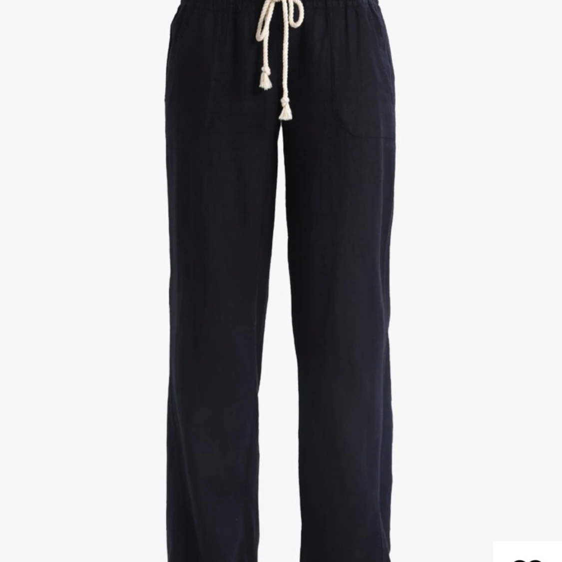 Marinblå linnebyxor med snörning