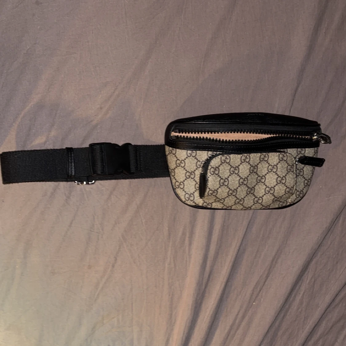 Mönstrad magväska från Gucci - 93