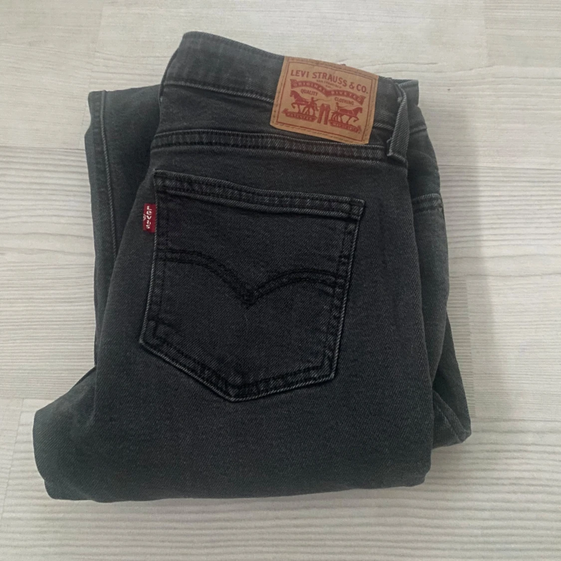 Svarta Levis jeans bootcut low waist - 90
