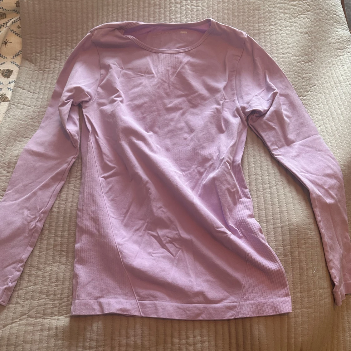 Lila långärmad tröja från Röhnisch