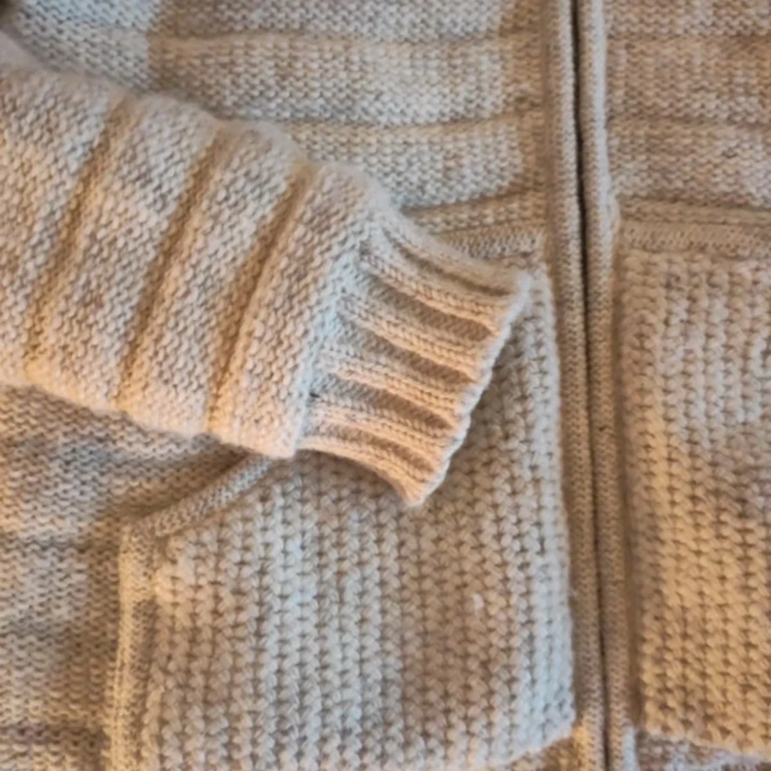 Stilren Cardigan med fordring  - 90