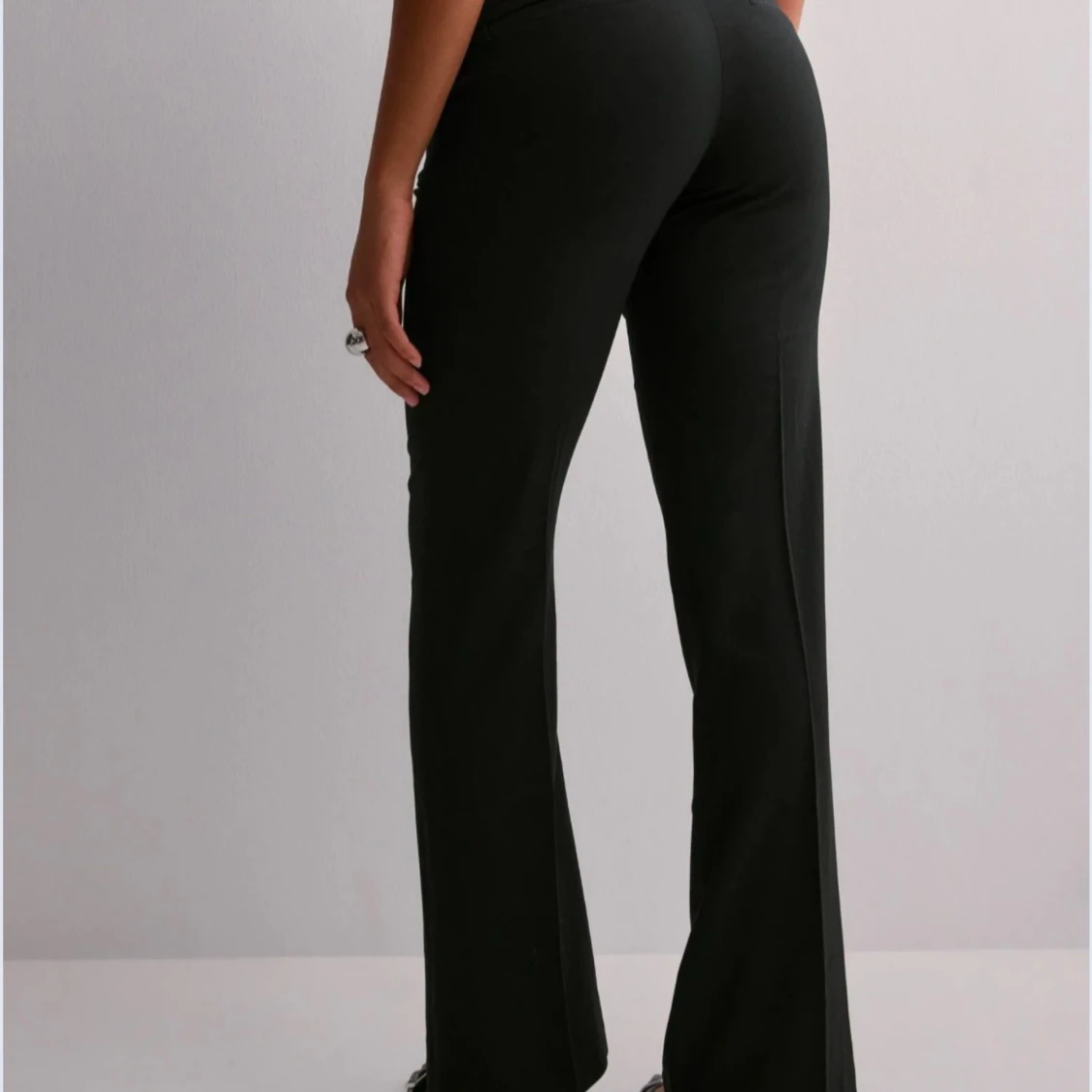 Svarta bootcut byxor - 91