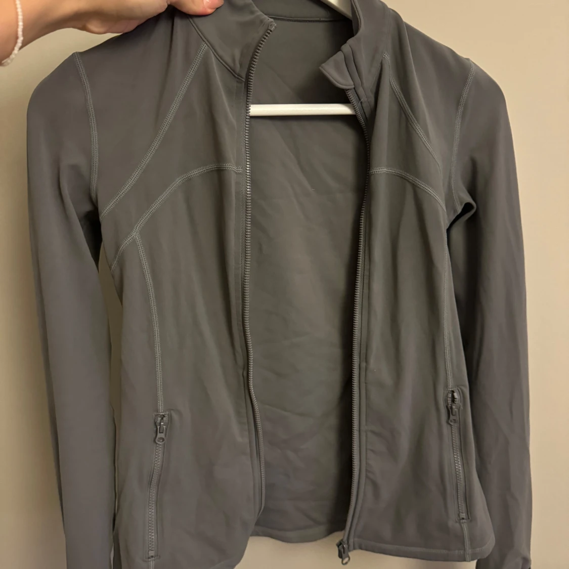 Grå träningsjacka med dragkedja - 90