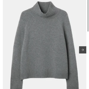 Stickad Wera tröja - Säljer denhär jättesnygga stickade tröjan från märket wera. Knappt använd så väldigt bra skick. Skriv om ni har frågor😊😊