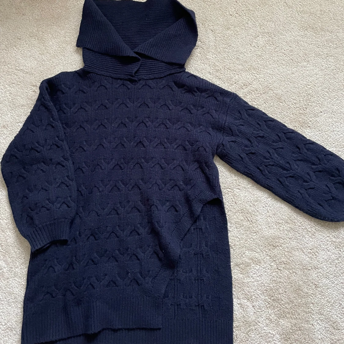 Svart stickad polotröja M ZARA