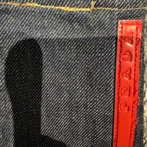 Prada vintage jeans - Vintage Prada jeans från tidigt 2000-tal. Toppen skick. 34/32