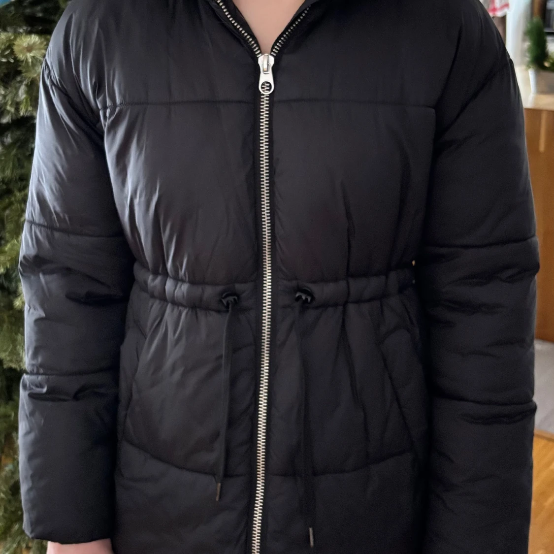 Svart vinterjacka med huva - 91
