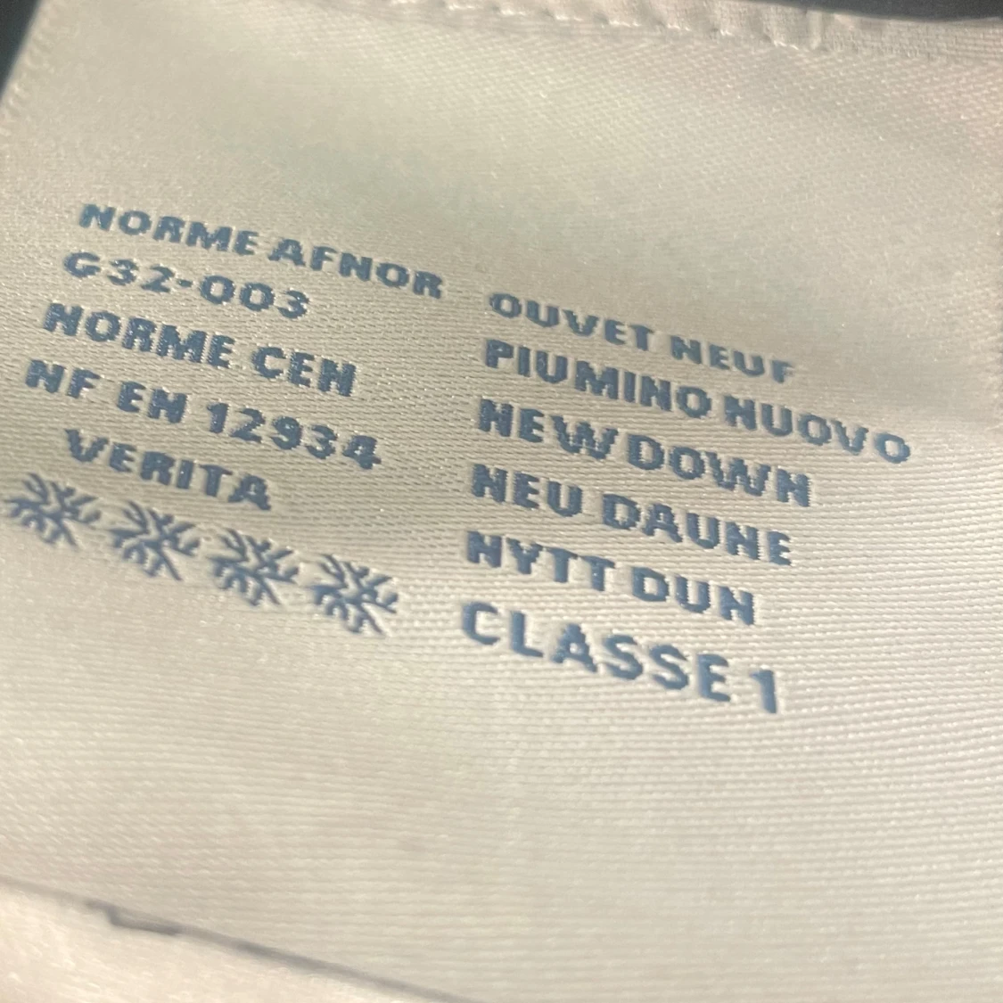 Svart dunjacka från Moncler strl XL - 92