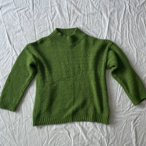 Söt tröja - Bra skick! Har inga andra bilder💗 storlek står ej passar xs-m