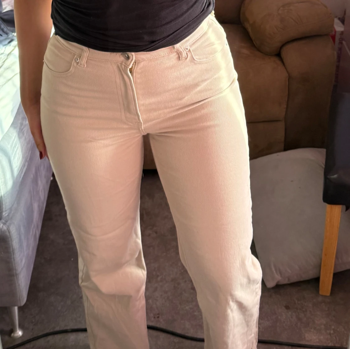 Beige jeans med hög midja