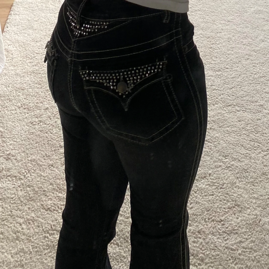 Lågmidjade utåtsvängda jeans  - 90