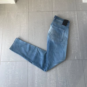 Replay hyperflex anbass Jeans  - Säljer nu dessa sjukt snygga replay anbass hyperflex jeans i storlek w33 o L32, skriv för fler bilder/frågor🙌🏼