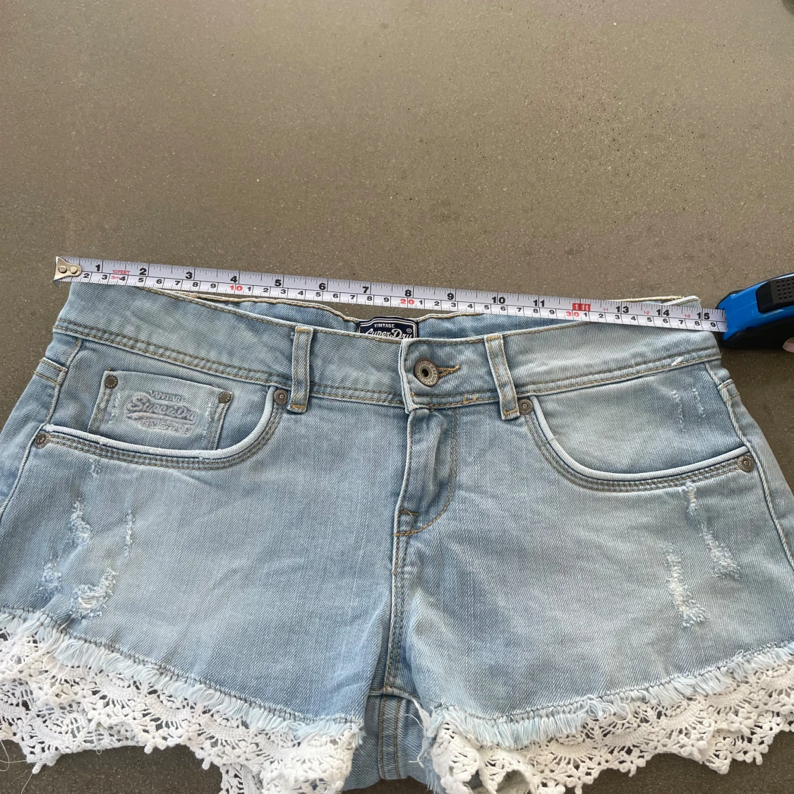 Lågmidjade jeansshorts  - 91