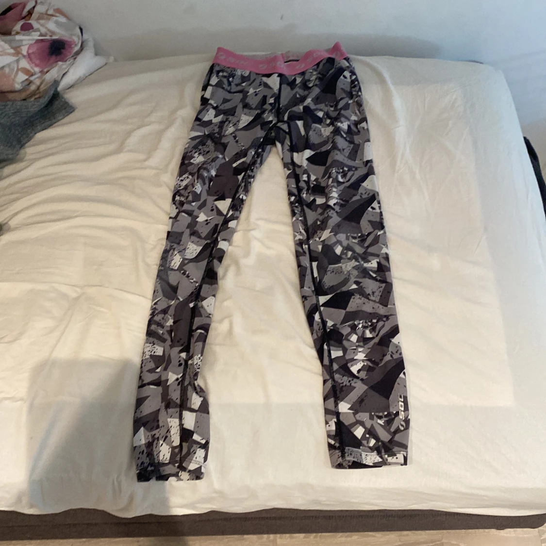 Mönstrade leggings från SOC